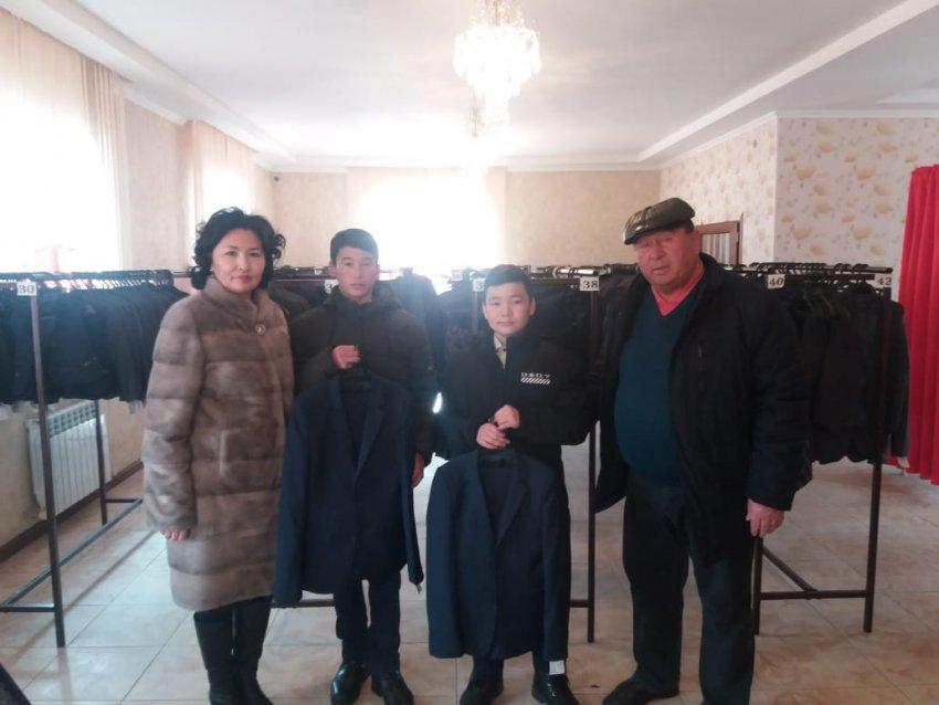Толық емес отбасы балаларына материалдық көмек